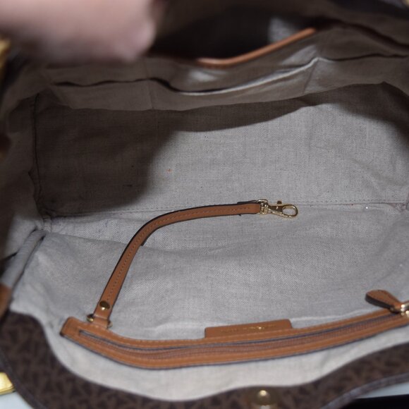 Michael Kors Isla Large Tote in Signature Brown - Picture 10 of 11